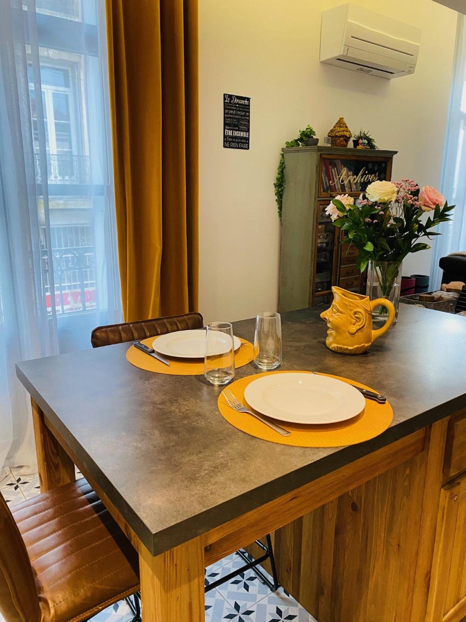 Douillet Et Coquet Appartement Climatise - Parking Prive Gratuit - Centre Монпелье Экстерьер фото